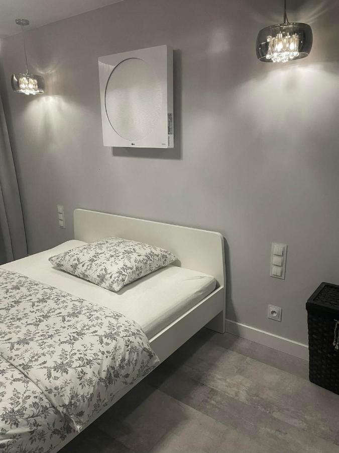 Apartament Poniatowa Appartement Buitenkant foto