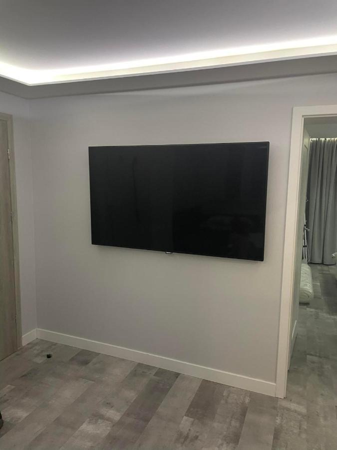 Apartament Poniatowa Appartement Buitenkant foto
